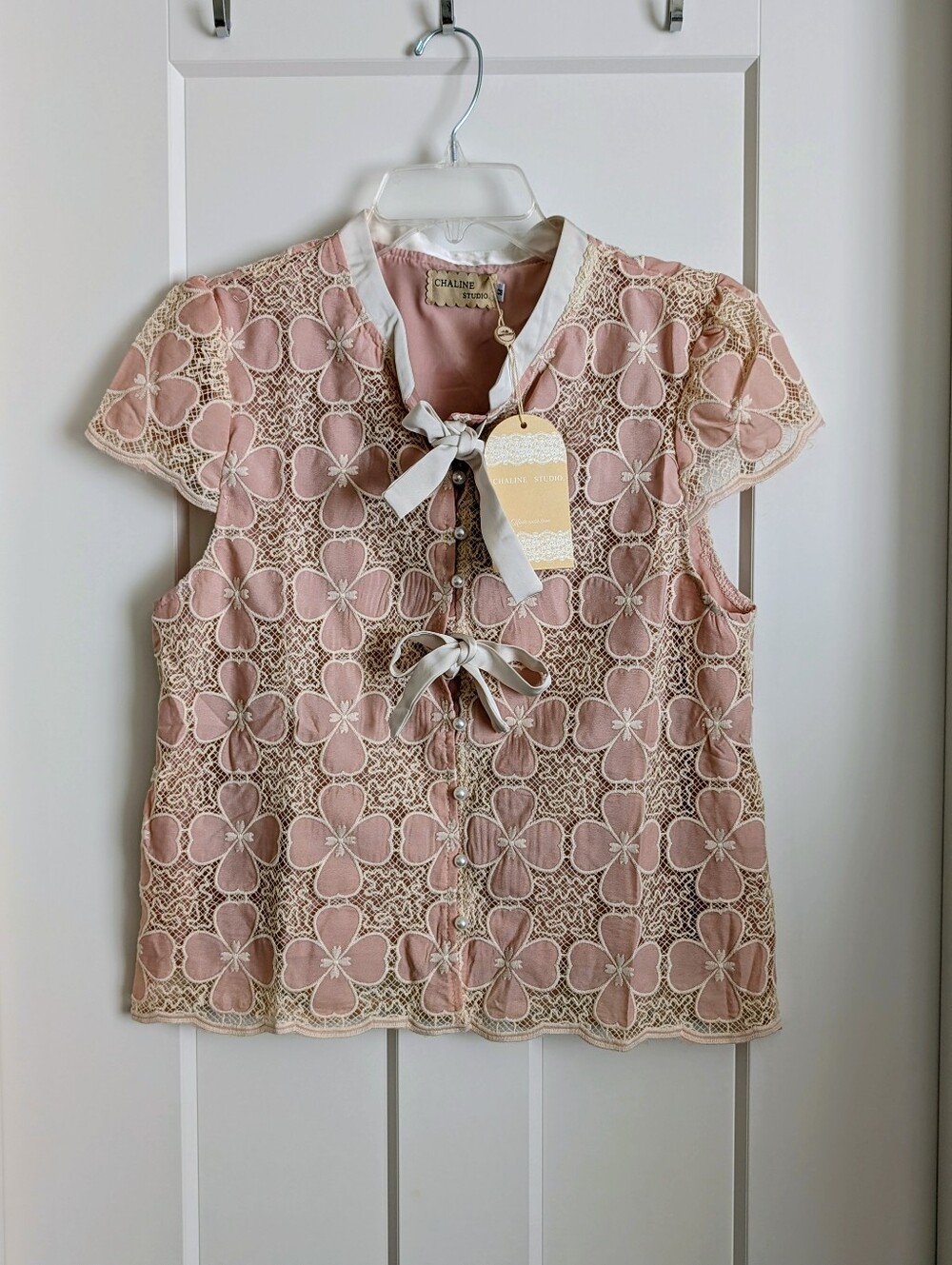 Women's Floral Top Size Medium Chaline Studio